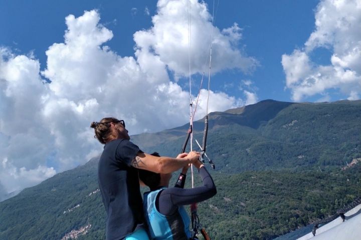  CORSO BASE PRIMO VOLO - Lezioni di kitesurf anche al mattino a Valmadrera